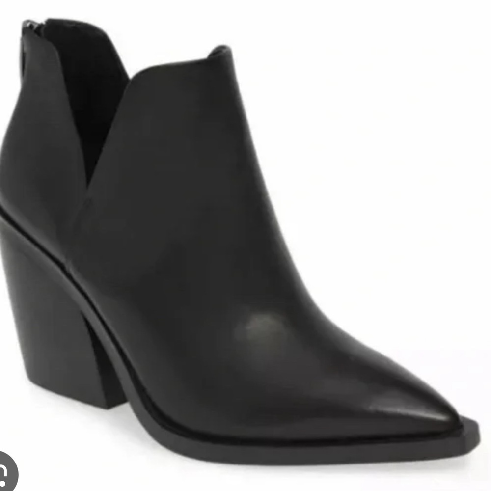 Vince Camuto Gigietta Black Leather Bootie